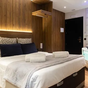 Daos & Terrace Hotell